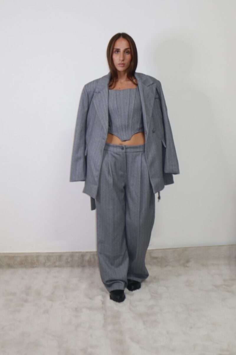 Grey statement set
